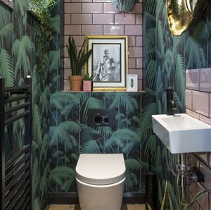 15 Best Jungle Bathroom Ideas - The Homey Space