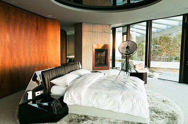 round carpet bedroom