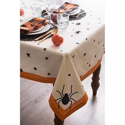 The Holiday Aisle Valente Stars Tablecloth
